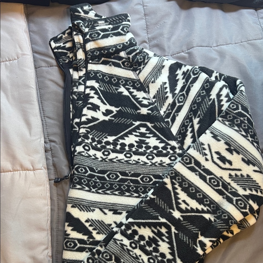 Eddie Bauer Monochrome Patterned Fleece Jacket